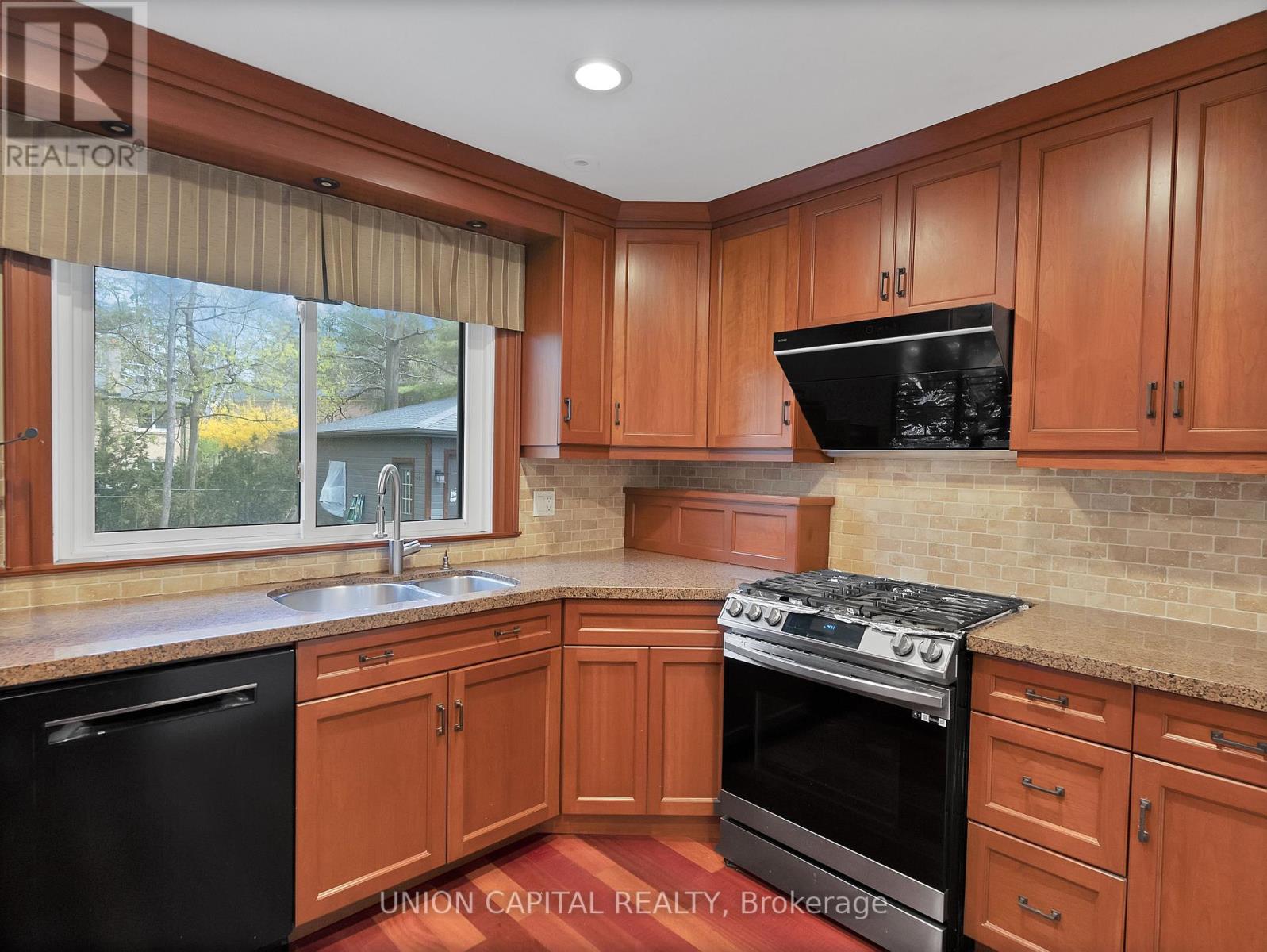 111 Libby Boulevard, Richmond Hill (Mill Pond), Ontario  L4C 4V4 - Photo 11 - N13700678