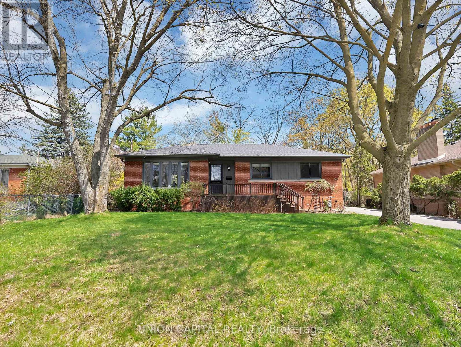 111 Libby Boulevard, Richmond Hill (Mill Pond), Ontario  L4C 4V4 - Photo 2 - N13700678