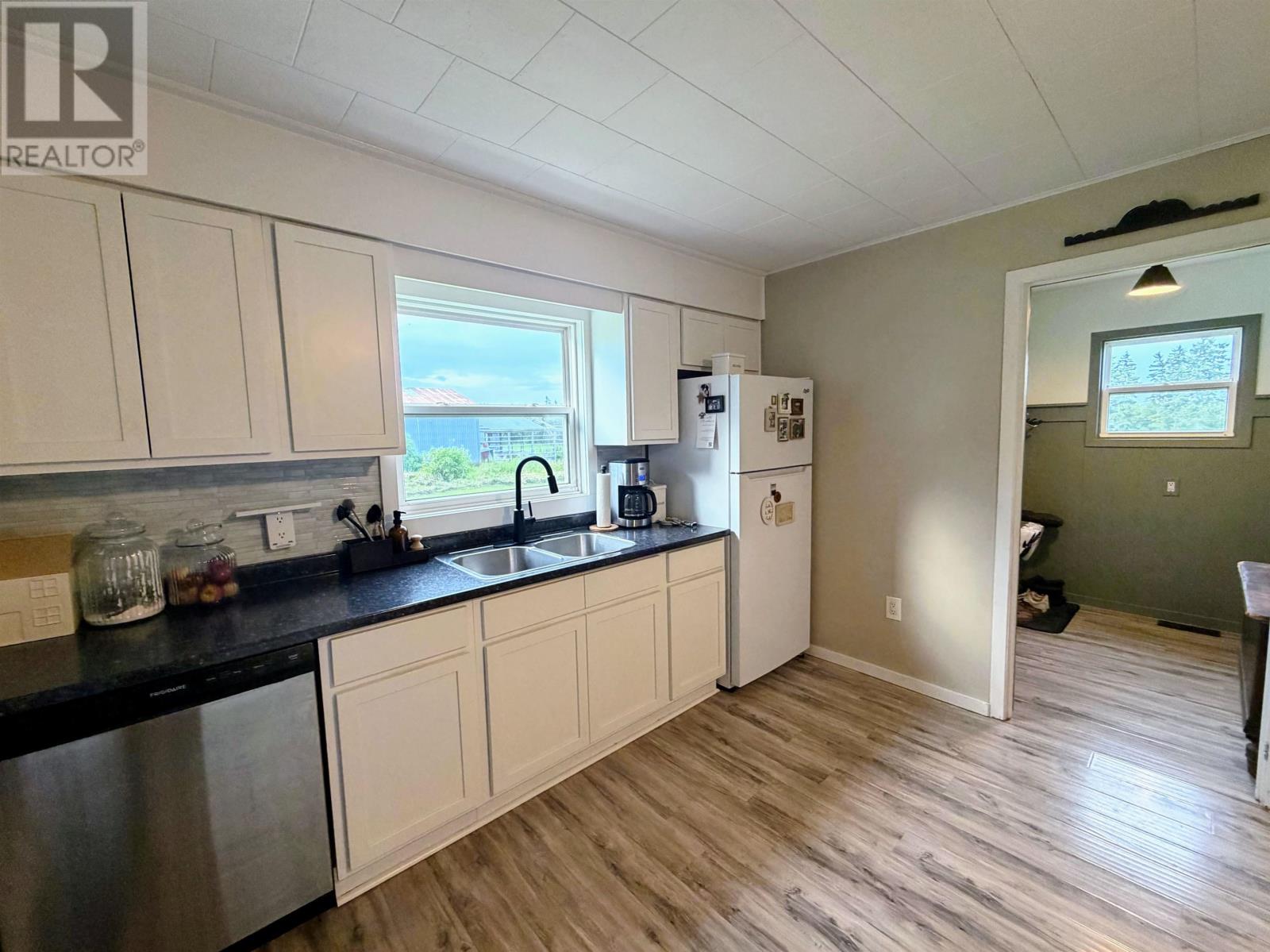 67 Maclellan Road, Grand River, Prince Edward Island  C0B 1Y0 - Photo 8 - 202621135