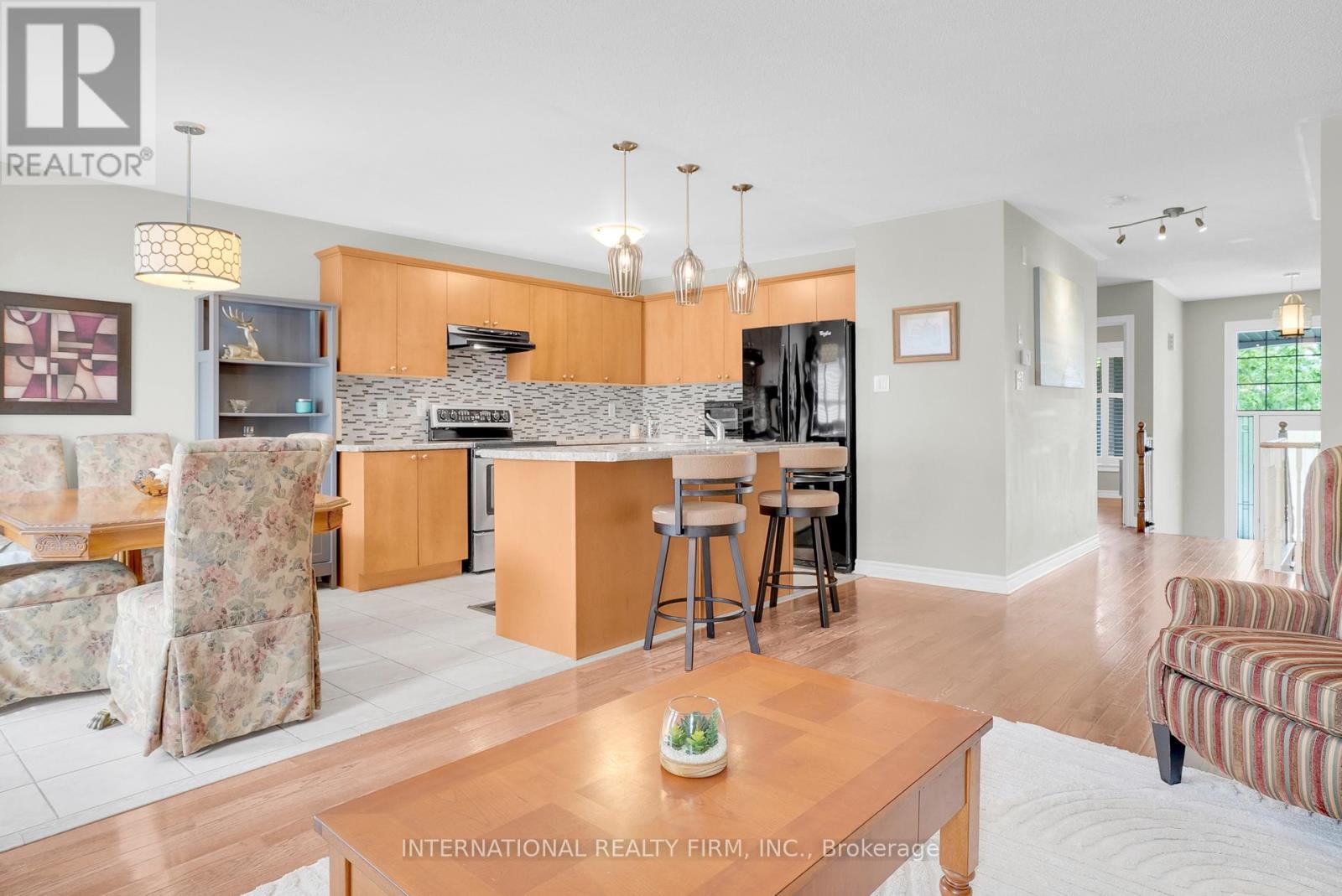 3 Maple Crown Terrace, Barrie (Innis-Shore), Ontario  L4M 7H3 - Photo 10 - S13700726