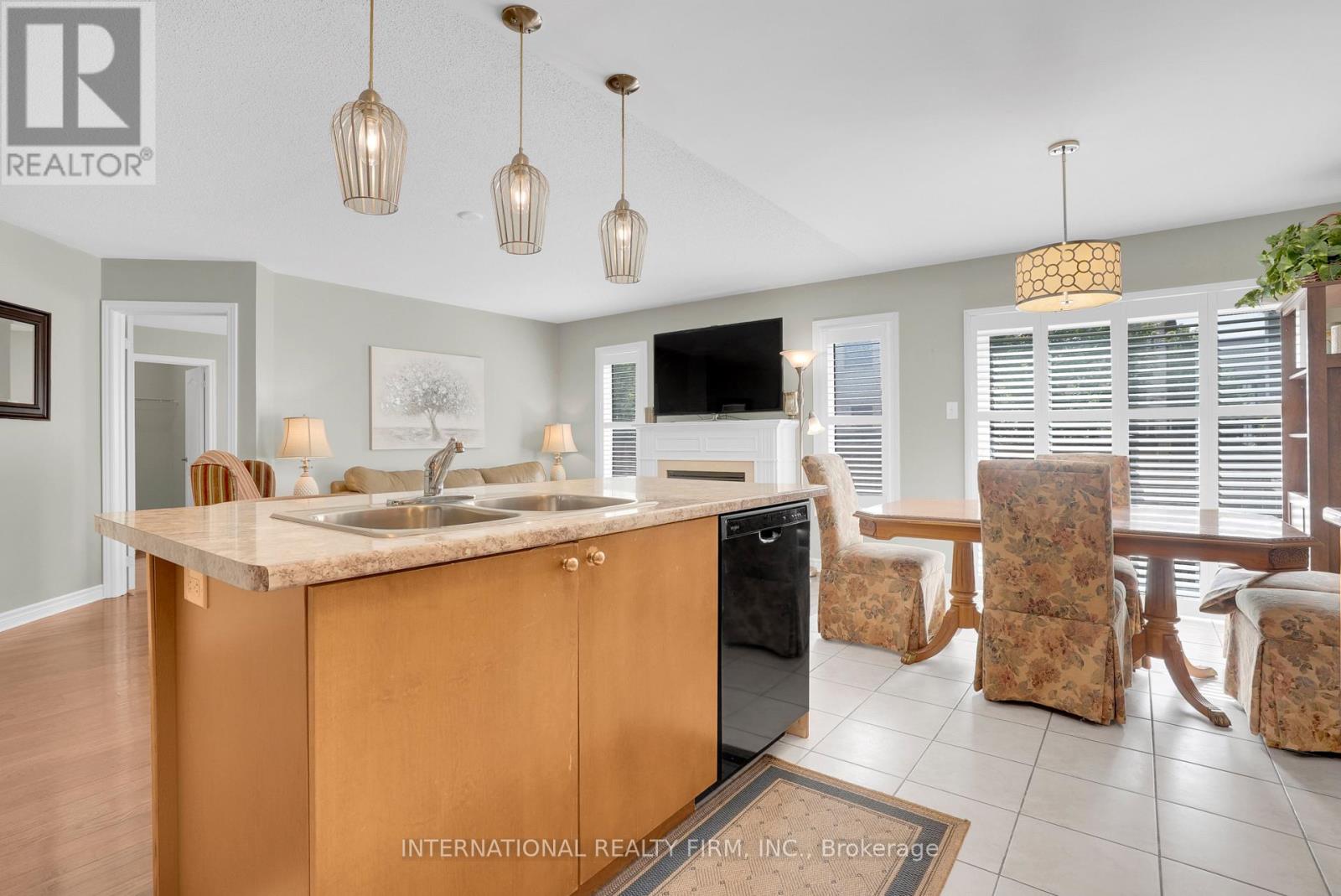 3 Maple Crown Terrace, Barrie (Innis-Shore), Ontario  L4M 7H3 - Photo 15 - S13700726