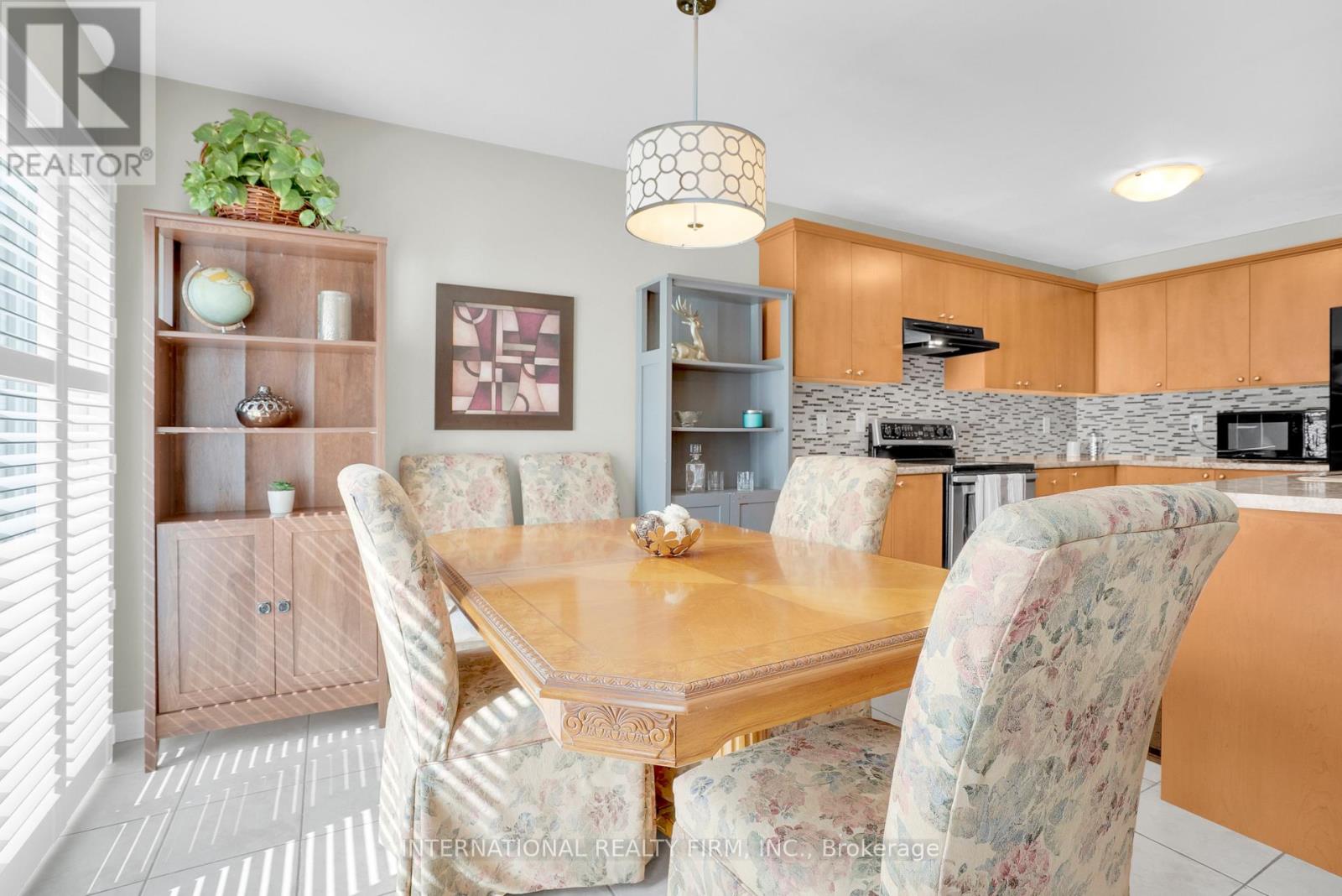 3 Maple Crown Terrace, Barrie (Innis-Shore), Ontario  L4M 7H3 - Photo 19 - S13700726