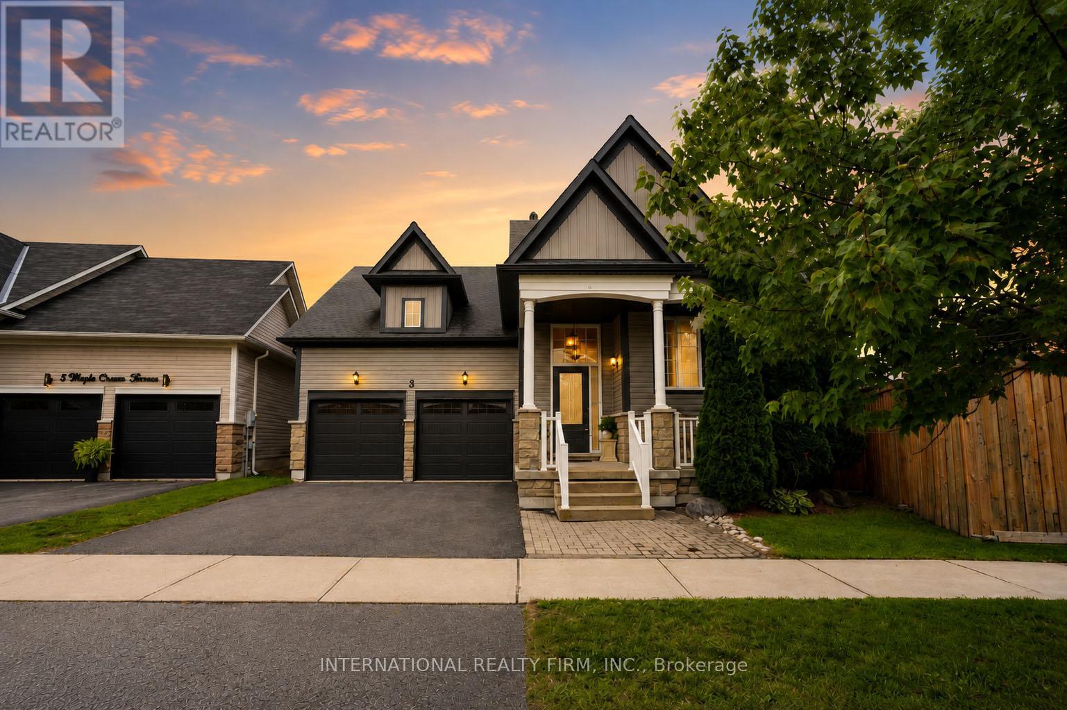 3 Maple Crown Terrace, Barrie (Innis-Shore), Ontario  L4M 7H3 - Photo 9 - S13700726