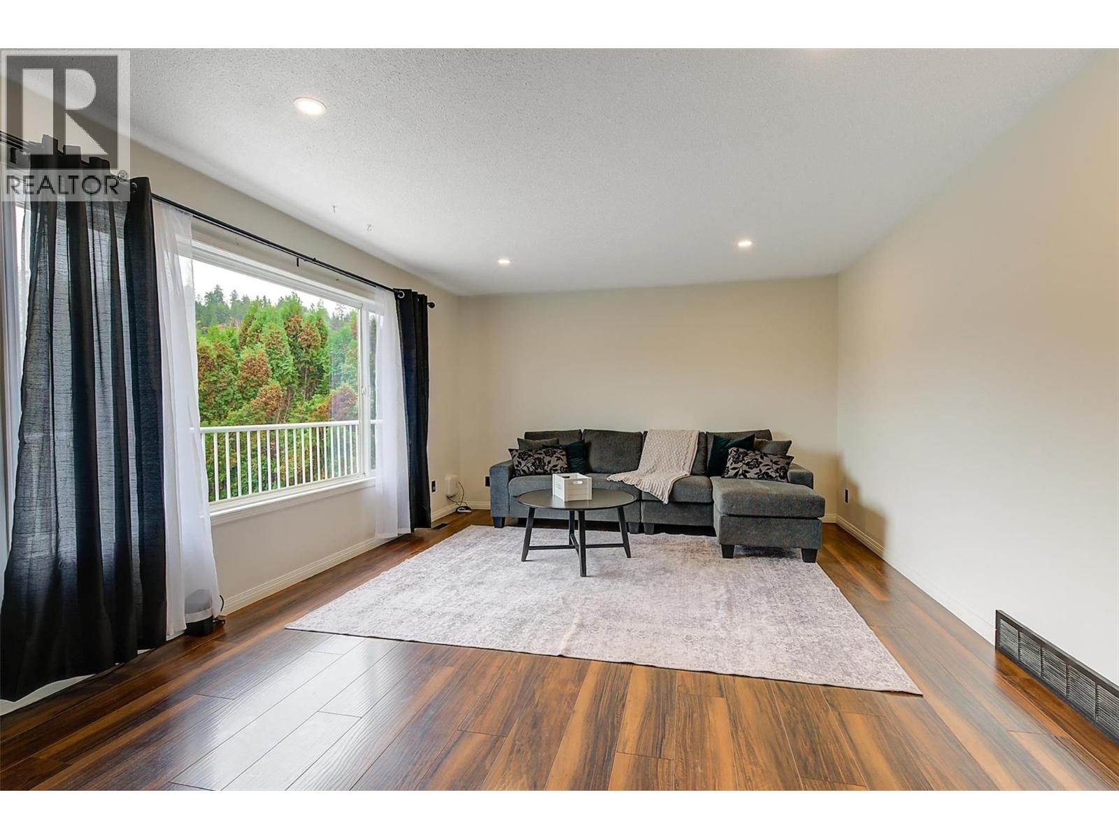 790 Torrs Court, Kelowna, British Columbia  V1W 1B5 - Photo 7 - 10398365