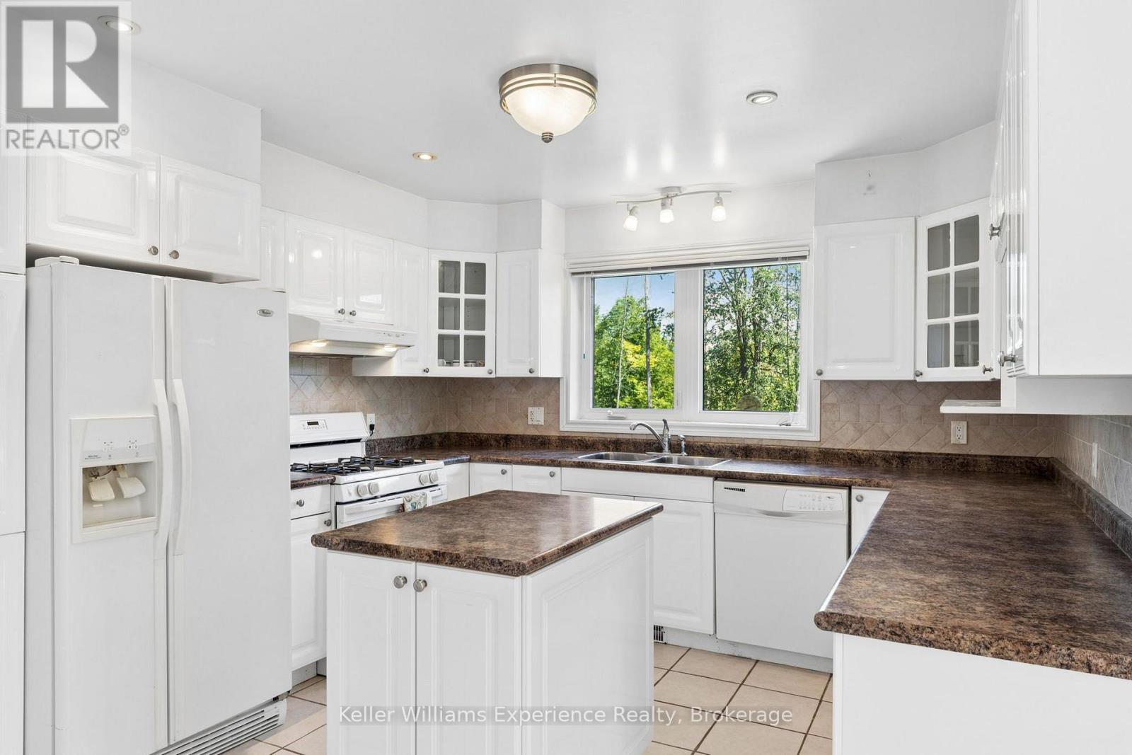 36 Willow Street, Tay (Waubaushene), Ontario  L0K 2C0 - Photo 7 - S13700732