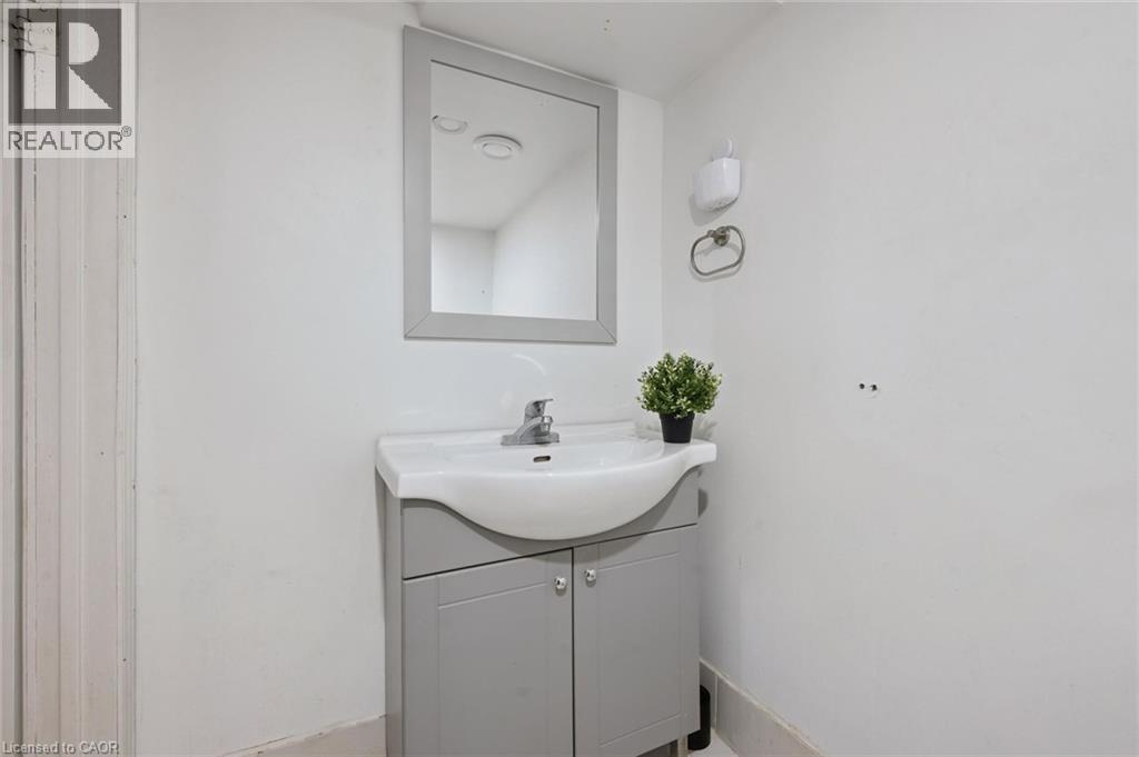 60 Edinburgh Road, Kitchener, Ontario  N2B 1M5 - Photo 30 - 40857517