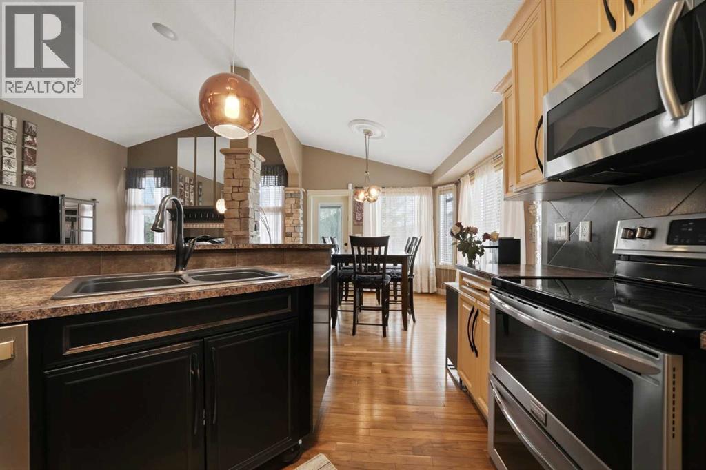 3 Legacy Cove, Sylvan Lake, Alberta  T4S 2M8 - Photo 7 - A2311860