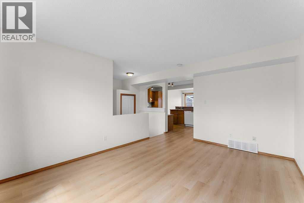 108 Everstone Rise SW, Calgary, Alberta  T2Y 4J7 - Photo 5 - A2312866
