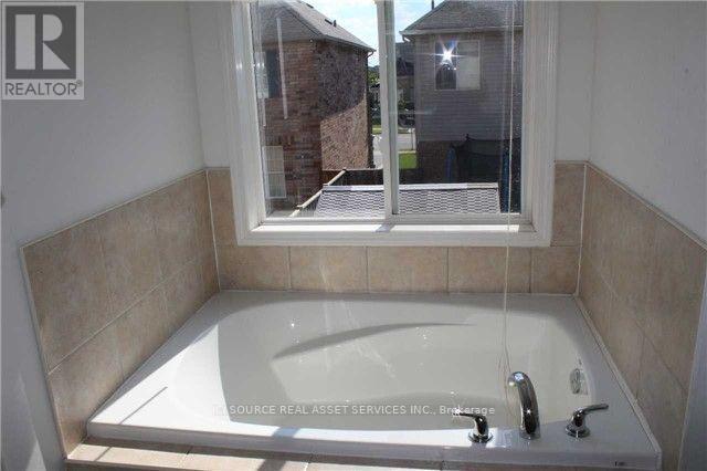 Upper - 192 Owlridge Drive, Brampton, Ontario  L6X 0M8 - Photo 15 - W13700654