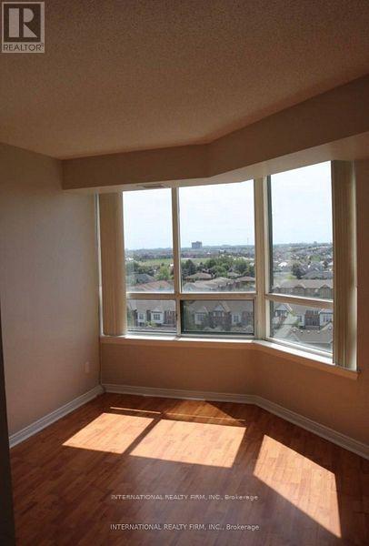 1010 - 135 Hillcrest Avenue, Mississauga, Ontario  L5B 4B1 - Photo 10 - W13700668