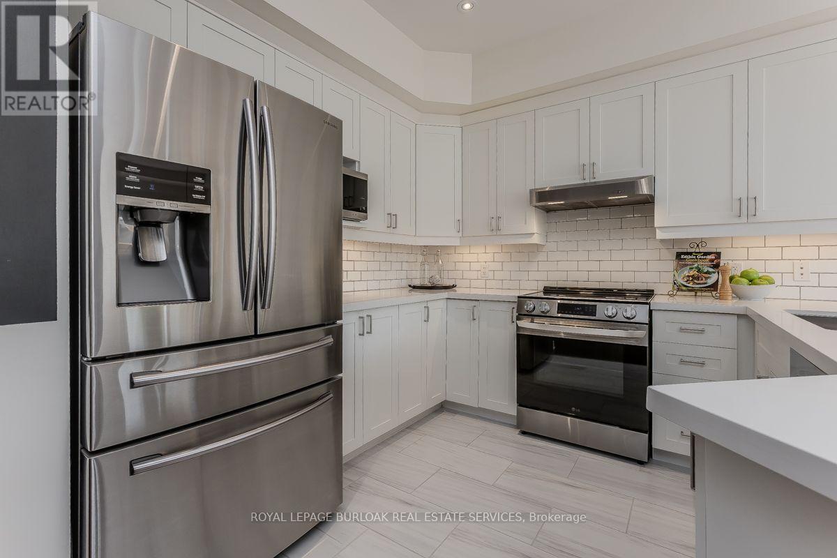 5316 Applegarth Drive, Burlington, Ontario  L7L 7E3 - Photo 11 - W13700742