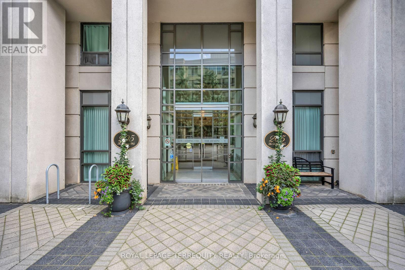 402 - 205 The Donway W, Toronto, Ontario  M3B 3S5 - Photo 2 - C13700680