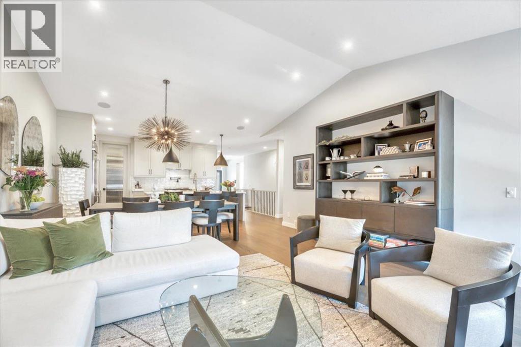 648 Shawnee Terrace Sw, Calgary, Alberta  T2Y 0T5 - Photo 2 - A2332020