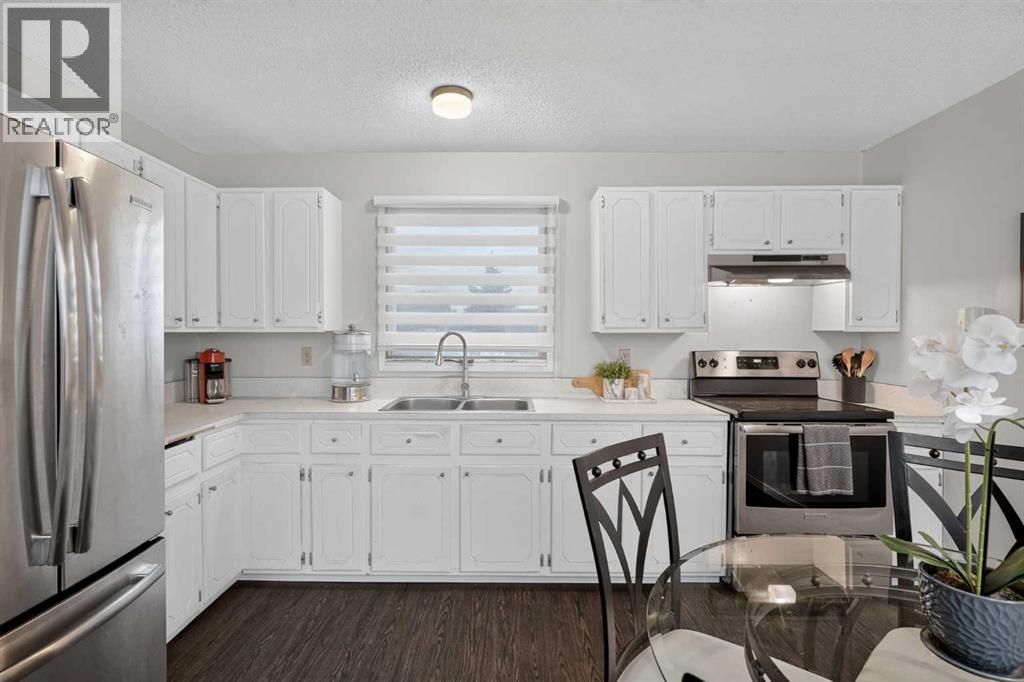 3881 Fonda Way SE, Calgary, Alberta  T2A 5R4 - Photo 10 - A2337529