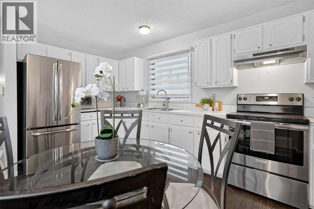 3881 Fonda Way SE, Calgary, Alberta