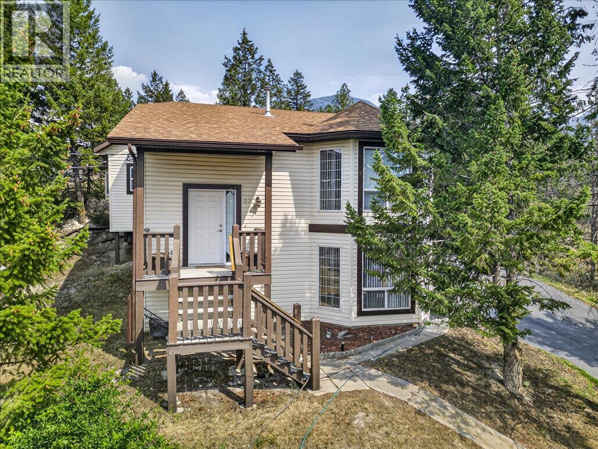 20B Wolf Crescent, Windermere, British Columbia