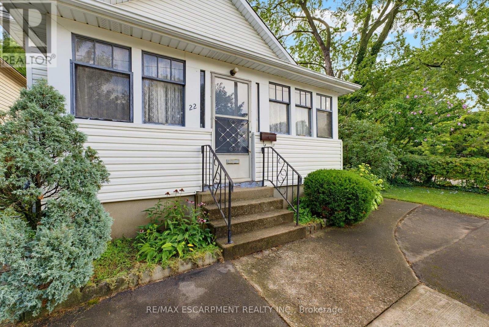 22 Mildred Avenue, St. Catharines, Ontario  L2R 6J1 - Photo 5 - X13700720