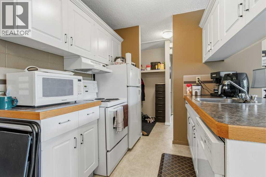 304, 4700 55 Street, Red Deer, Alberta  T4N 2H8 - Photo 4 - A2324139