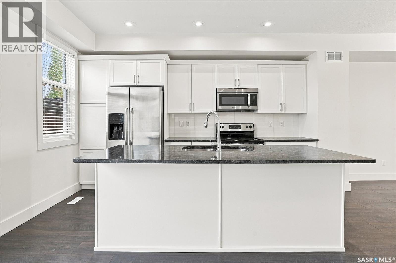 724 701 Meadows Boulevard, Saskatoon, Saskatchewan  S7V 0L3 - Photo 3 - SK046259