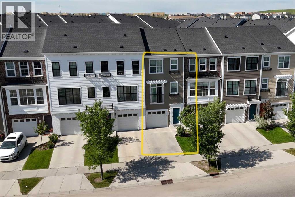 575 Sherwood Boulevard NW, Calgary, Alberta  T3R 0X1 - Photo 2 - A2325253