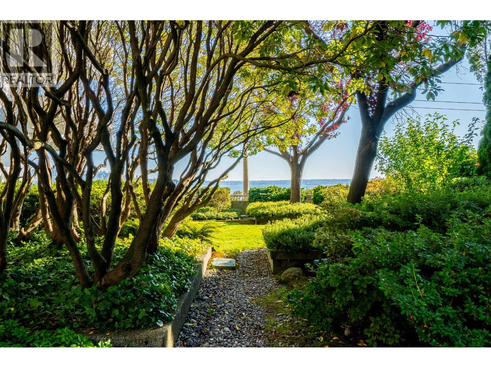 301 1930 Bellevue Avenue, West Vancouver, British Columbia V7V 1B5 - Photo 35 - R3157588