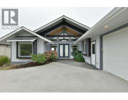 6216 ORACLE ROAD, Sechelt, British Columbia
