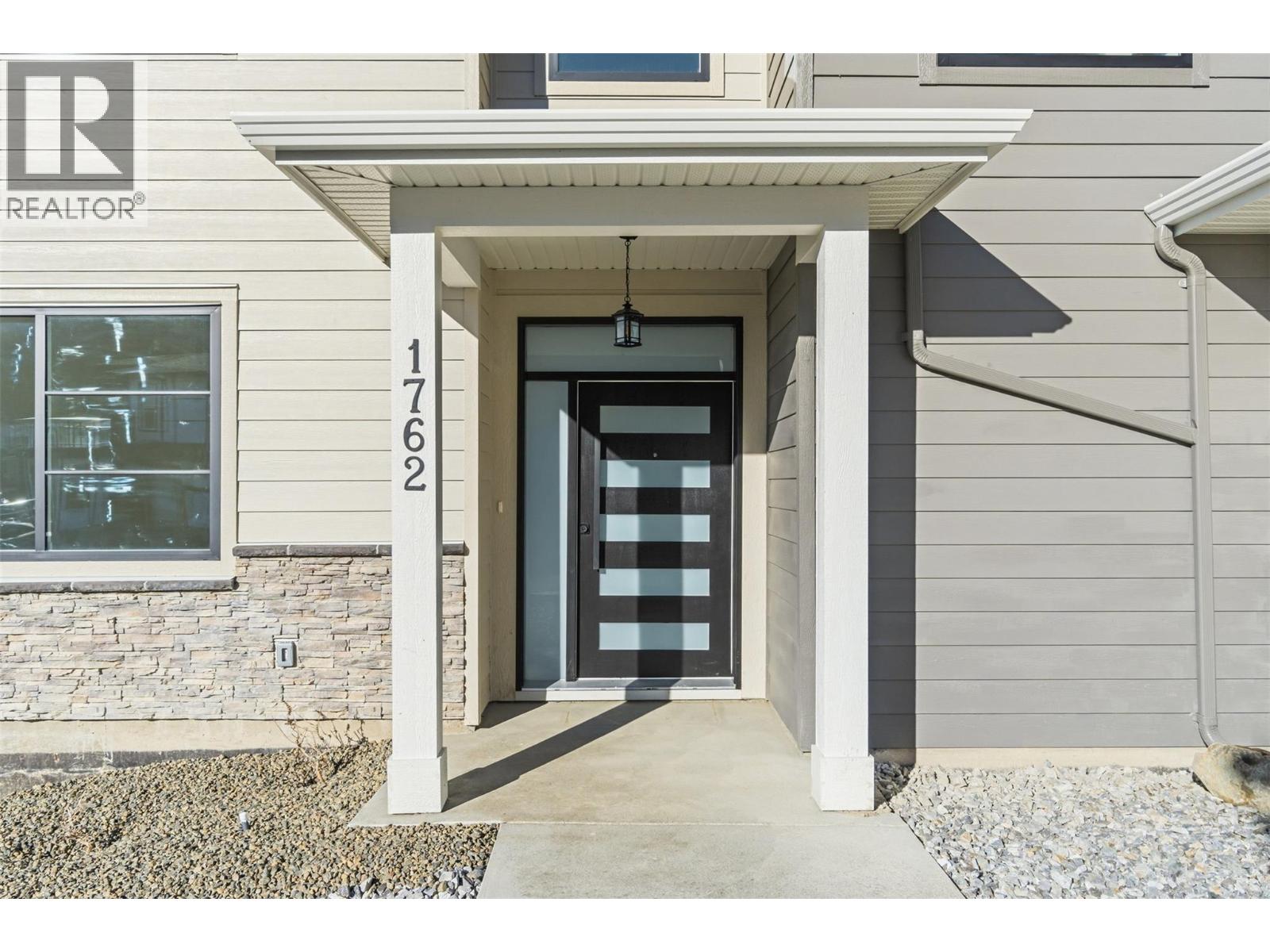 1762 Balsam Place, Kamloops, British Columbia  V2E 0E2 - Photo 4 - 10395624