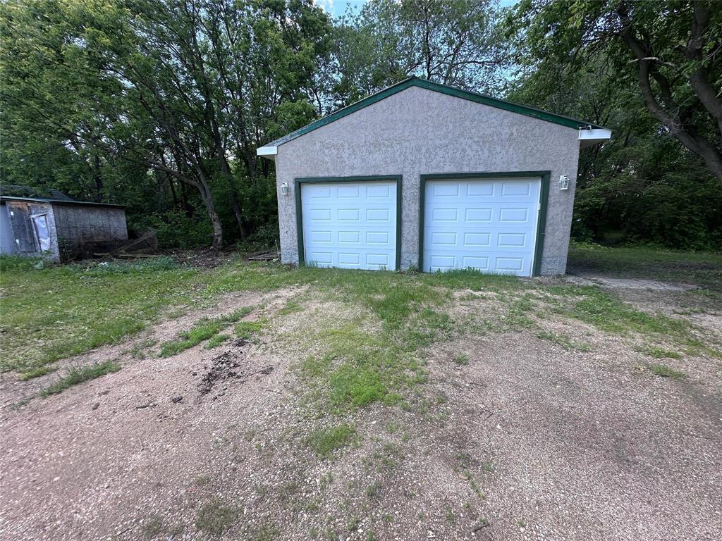 1712 Dawson Road, Lorette, Manitoba  R5K 0T5 - Photo 3 - 202621061