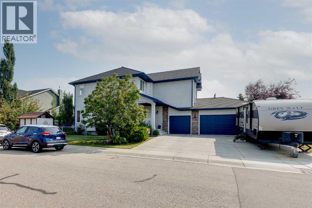 402 Fairways Mews NW, Airdrie, Alberta T4B 2W9 - Photo 1 - A2333416