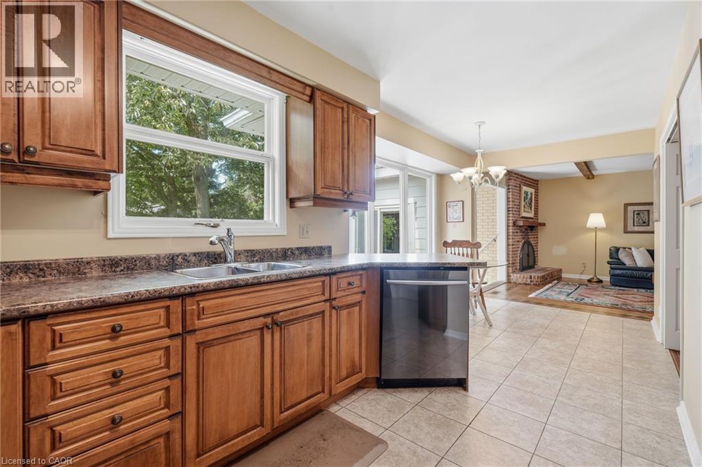 359 Lark Avenue, Burlington, Ontario  L7T 2T1 - Photo 13 - 40856370