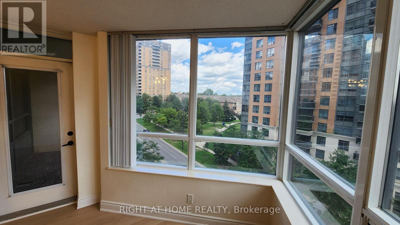 521 - 15 Northtown Way, Toronto, Ontario M2N 7A2 - Photo 5 - C13693316