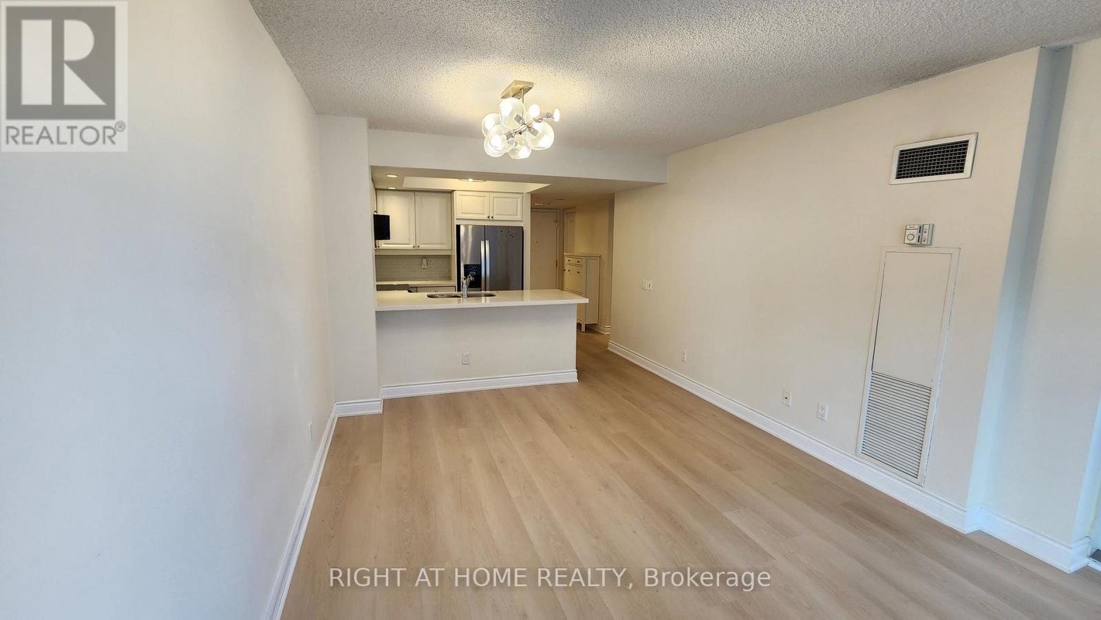 521 - 15 Northtown Way, Toronto, Ontario M2N 7A2 - Photo 3 - C13693316