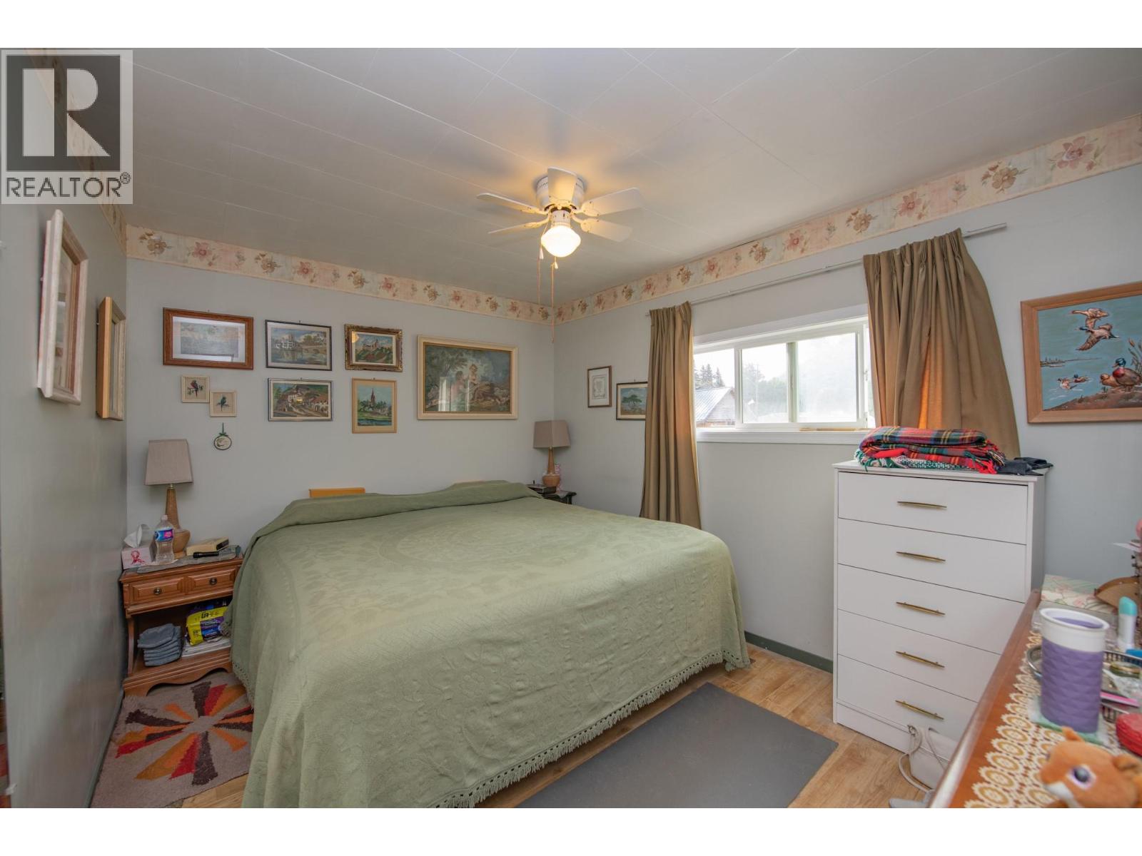 5727 Ponderosa Road, Falkland, British Columbia  V0E 1W0 - Photo 4 - 10397788
