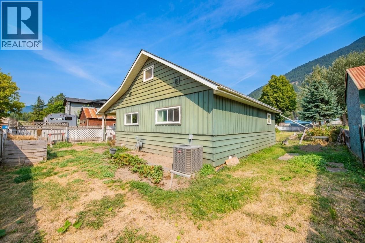 5727 Ponderosa Road, Falkland, British Columbia  V0E 1W0 - Photo 31 - 10397788