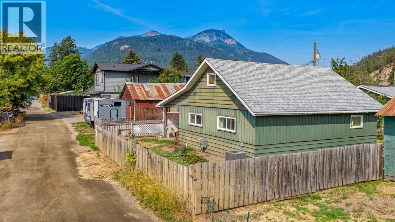 5727 Ponderosa Road, Falkland, British Columbia  V0E 1W0 - Photo 44 - 10397788