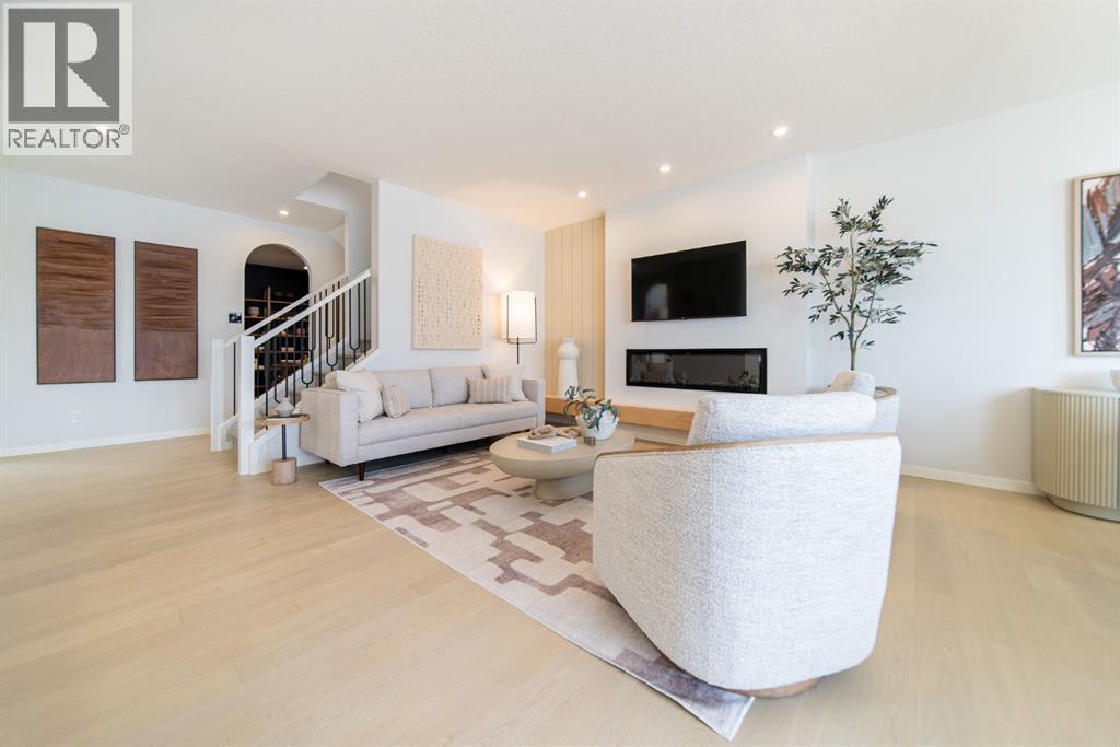 341 West Grove Lane SW, Calgary, Alberta  T3H 6K9 - Photo 8 - A2337620
