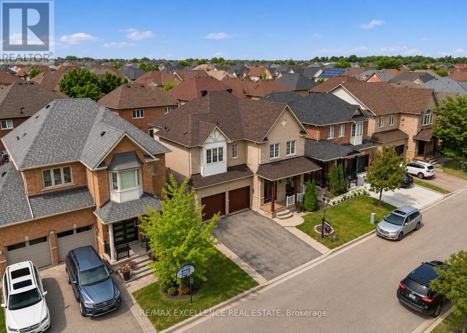 21 Castle Mountain Drive, Brampton, Ontario L6R 2W9 - Photo 2 - W13637424