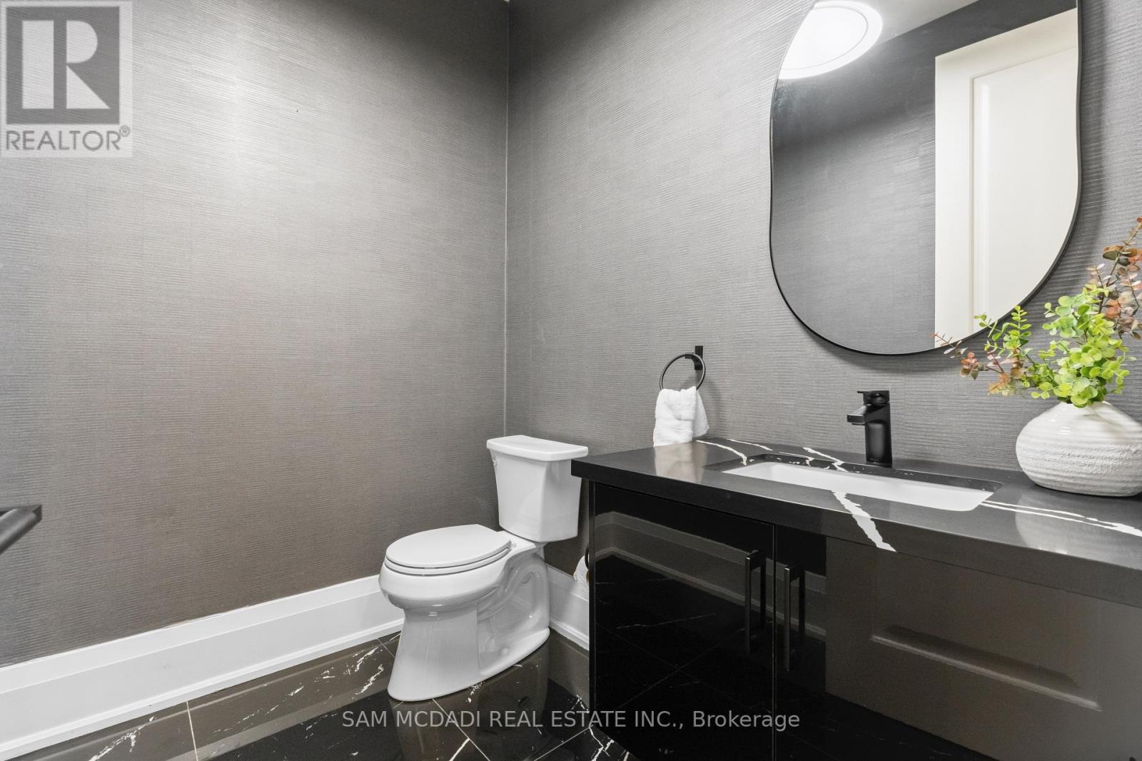 78 South Kingsway, Toronto, Ontario  M6S 3T3 - Photo 14 - W13581174