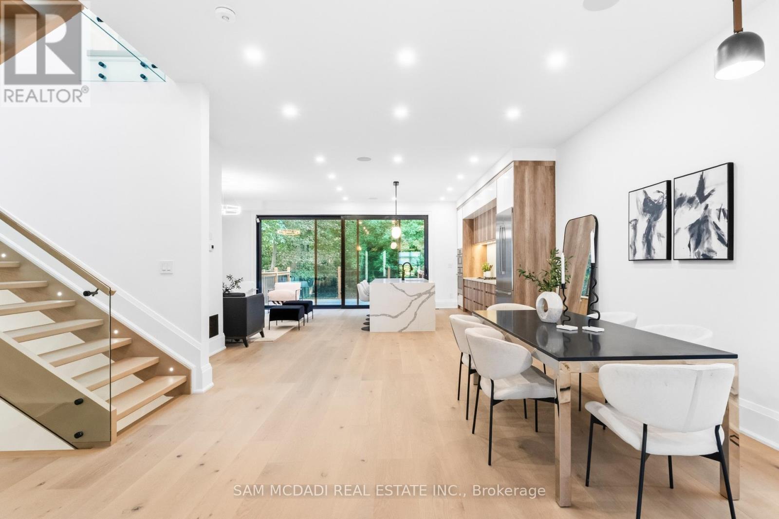 78 South Kingsway, Toronto, Ontario  M6S 3T3 - Photo 6 - W13581174