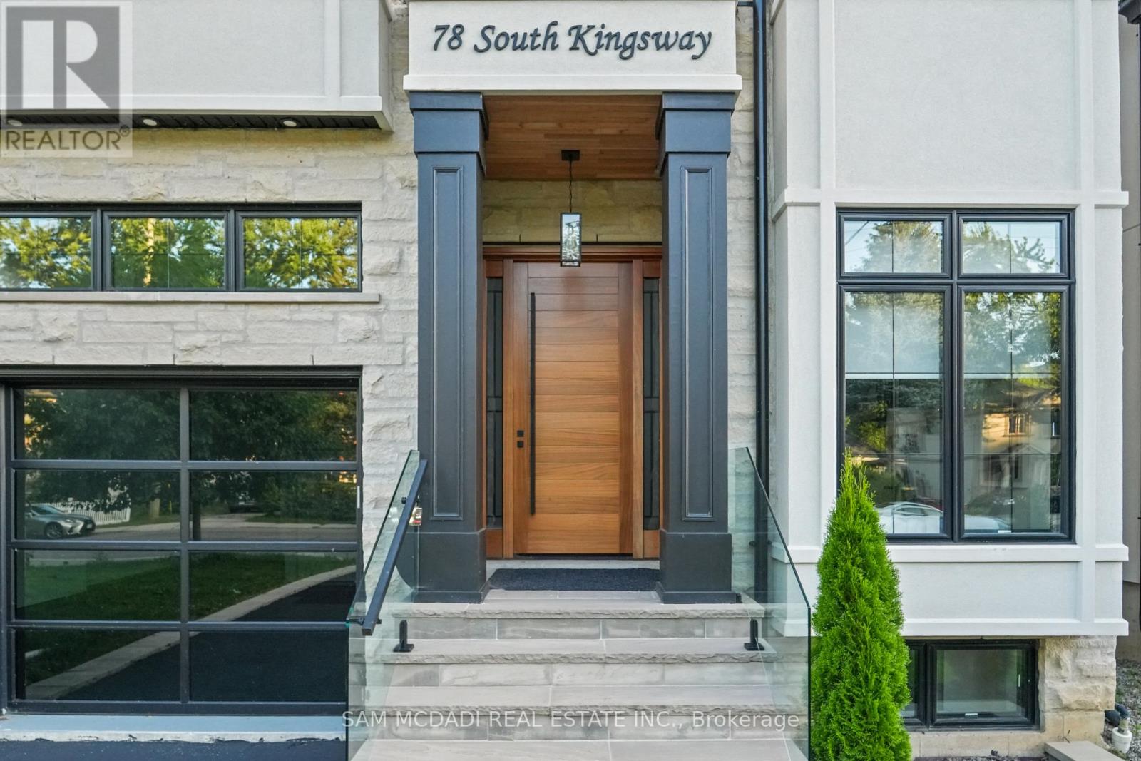 78 South Kingsway, Toronto, Ontario  M6S 3T3 - Photo 2 - W13581174