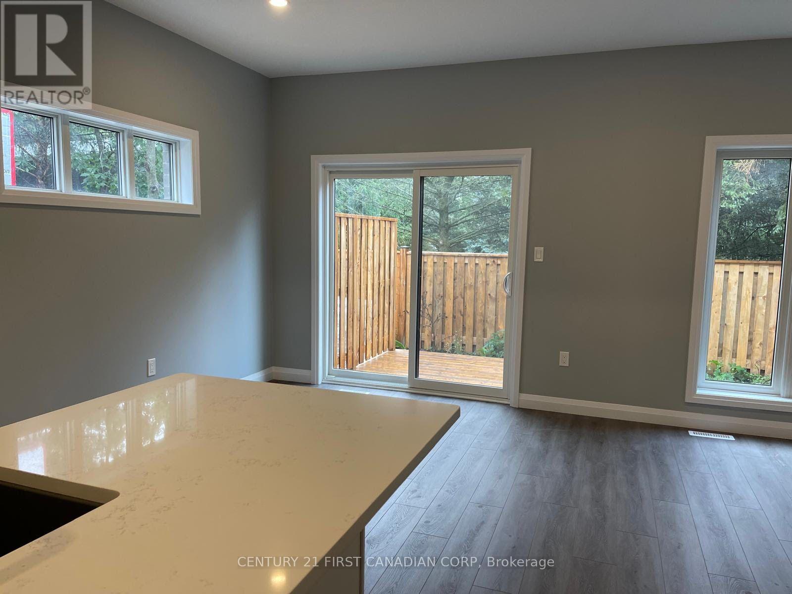 43 - 1 Miller Drive, Lucan Biddulph, Ontario  N0M 2J0 - Photo 4 - X13700940