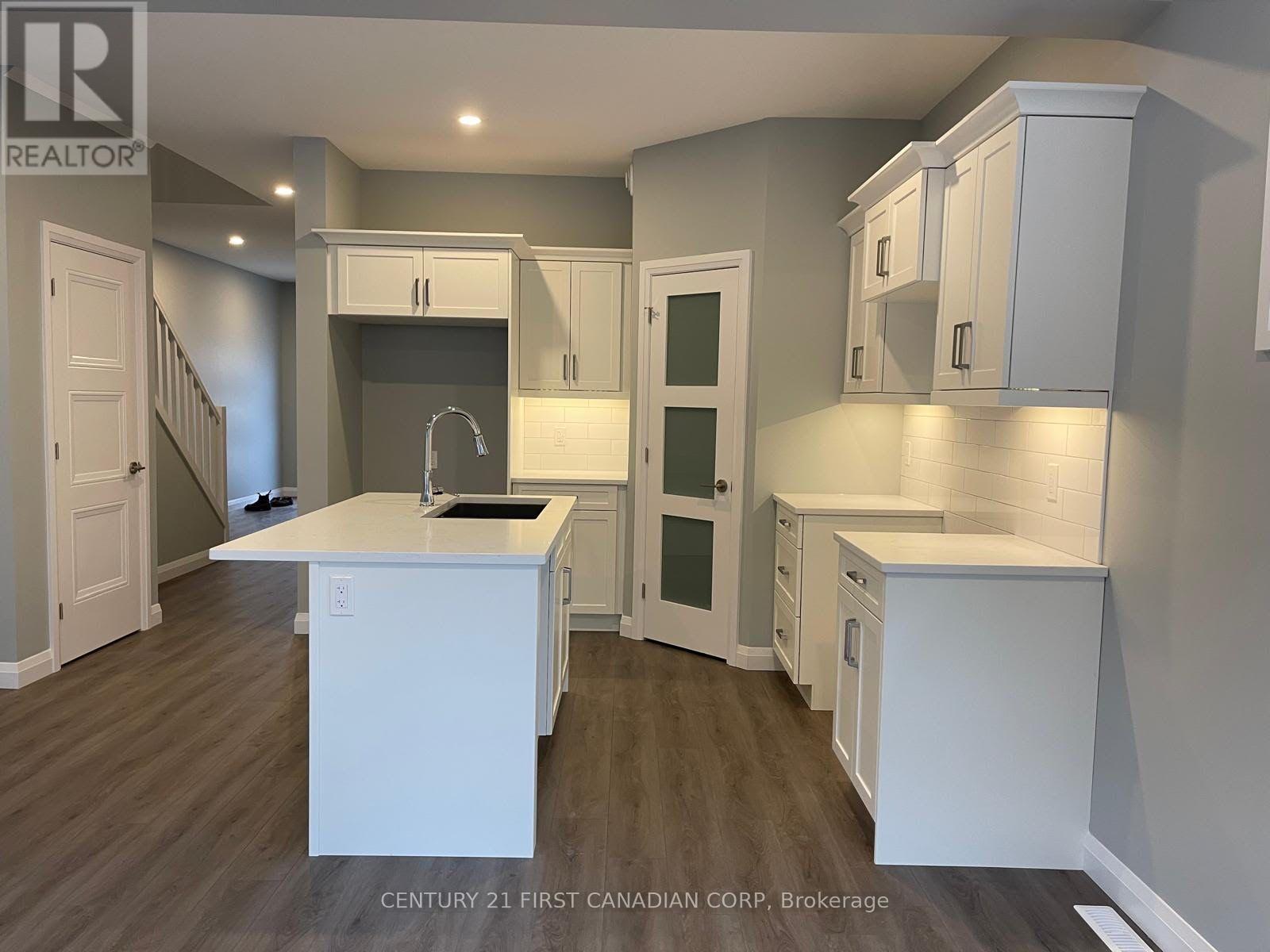 43 - 1 Miller Drive, Lucan Biddulph, Ontario  N0M 2J0 - Photo 5 - X13700940