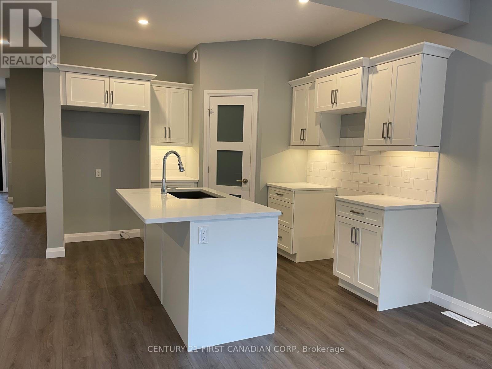 43 - 1 Miller Drive, Lucan Biddulph, Ontario  N0M 2J0 - Photo 6 - X13700940