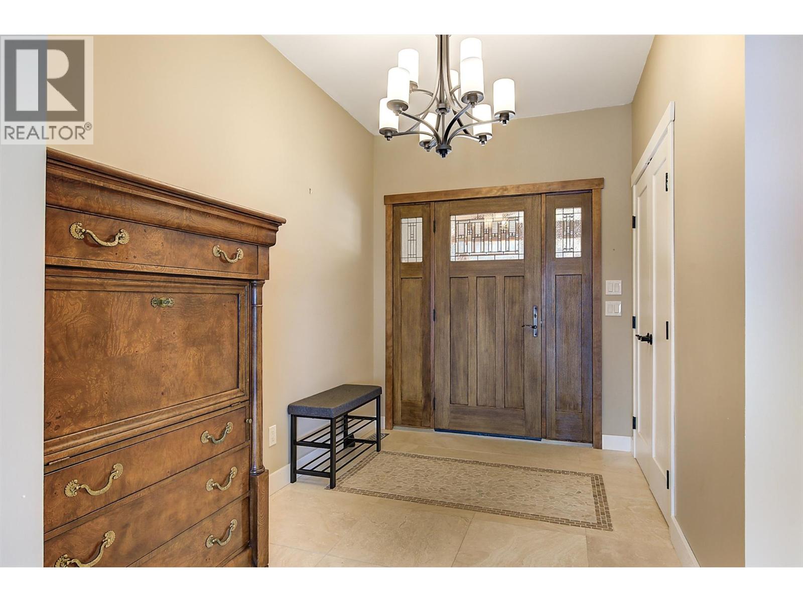 6172 Seymoure Avenue, Peachland, British Columbia  V0H 1X4 - Photo 4 - 10378765