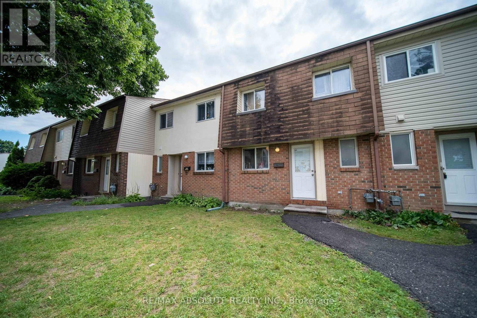 30 E Sonnet Crescent, Ottawa, Ontario K2H 8W8 - Photo 2 - X13700762