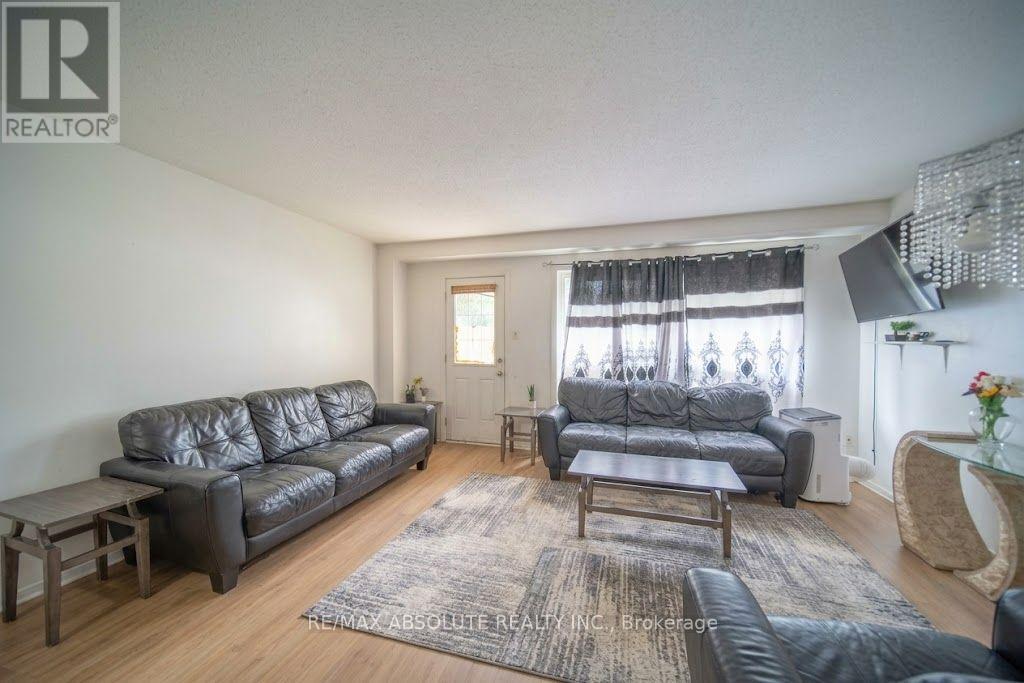 30 E Sonnet Crescent, Ottawa, Ontario K2H 8W8 - Photo 3 - X13700762