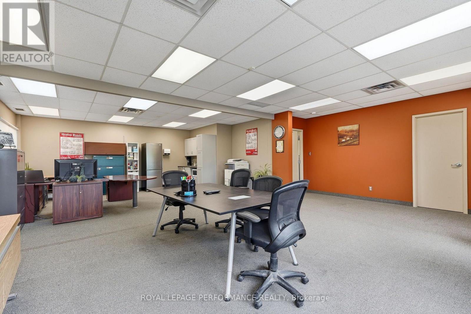 B1-B2 - 2212 Gladwin Crescent, Ottawa, Ontario K1B 5N1 - Photo 6 - X13700868