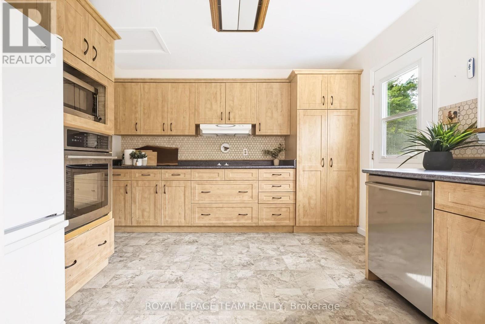 1016 Boucher Crescent, Ottawa, Ontario K4M 1B3 - Photo 12 - X13700900
