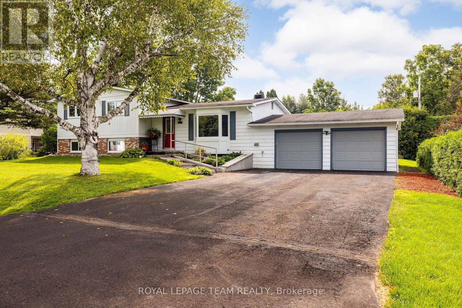 1016 Boucher Crescent, Ottawa, Ontario K4M 1B3 - Photo 2 - X13700900
