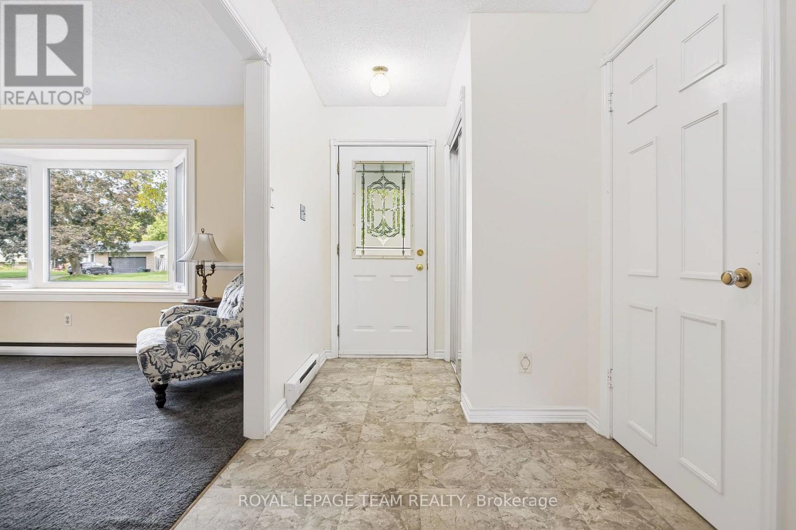 1016 Boucher Crescent, Ottawa, Ontario K4M 1B3 - Photo 3 - X13700900
